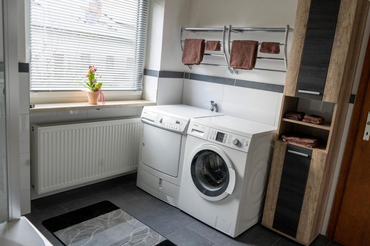 Ferienwohnung Hertreiter In Dingolfing 110Qm Exterior foto